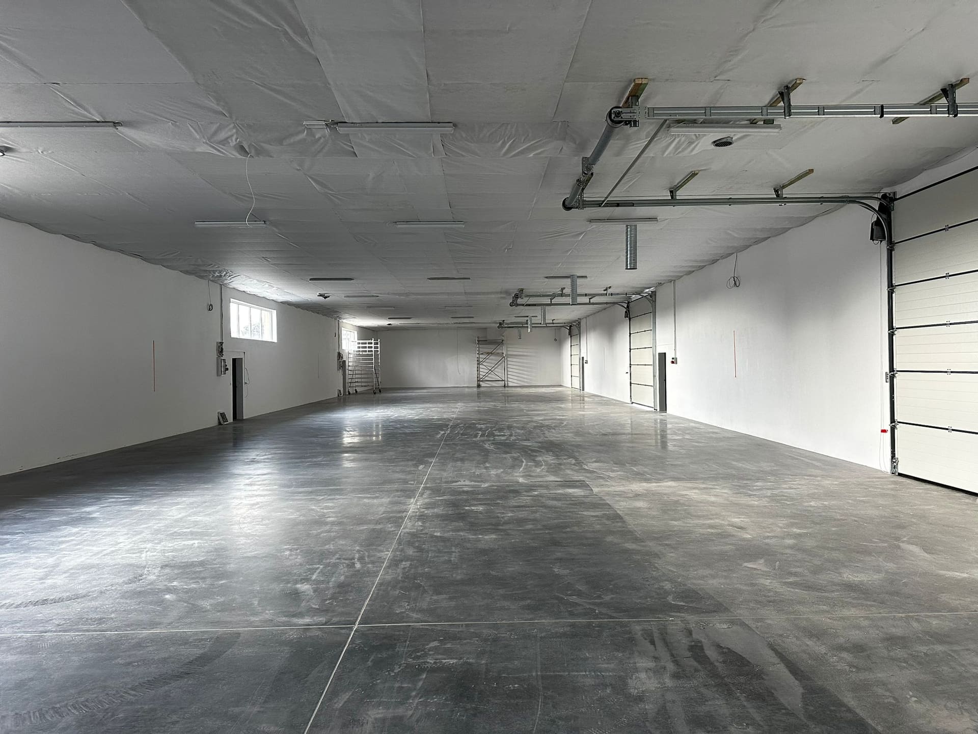 Smart Miejsce Lubin — hala + biuro coworking