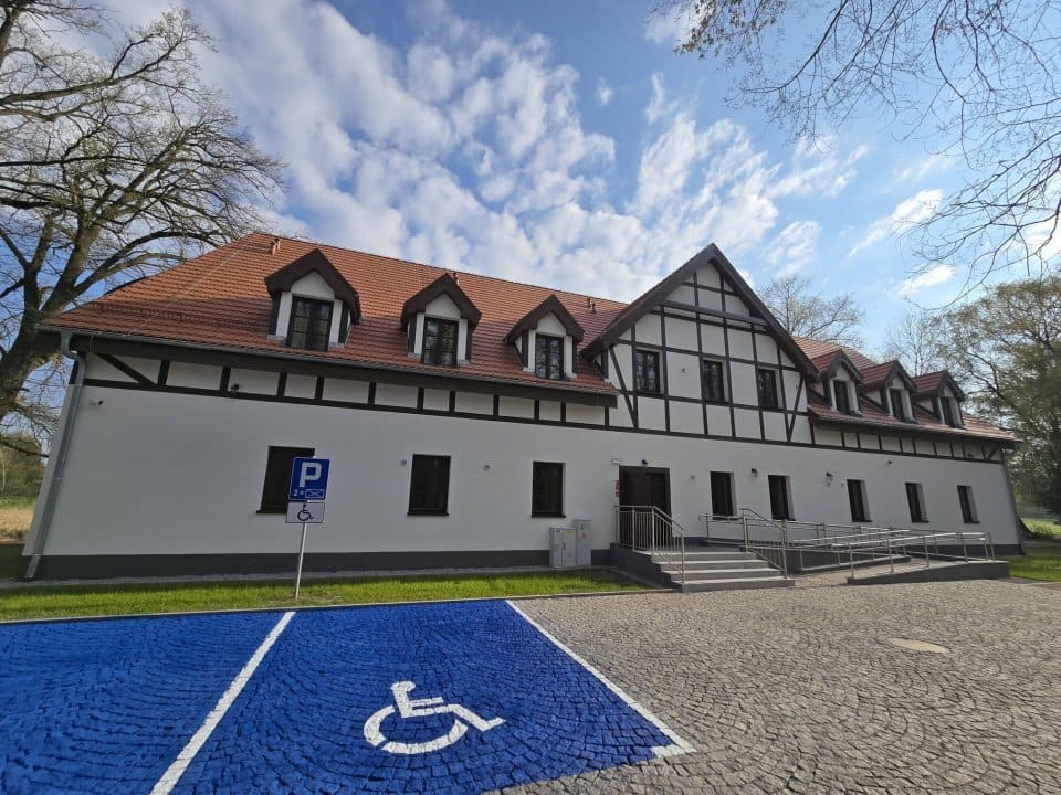 Stanica Rowerowa Żmigród — hostel z dostępem kodem